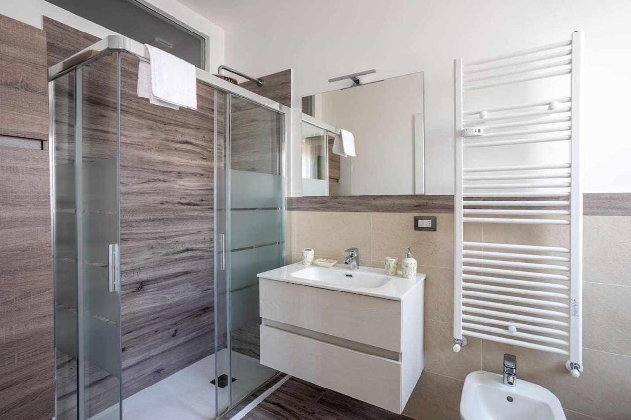 Milano City Apartments - Parking And Comfort - Spacious Apt Up To 8 Pax ภายนอก รูปภาพ