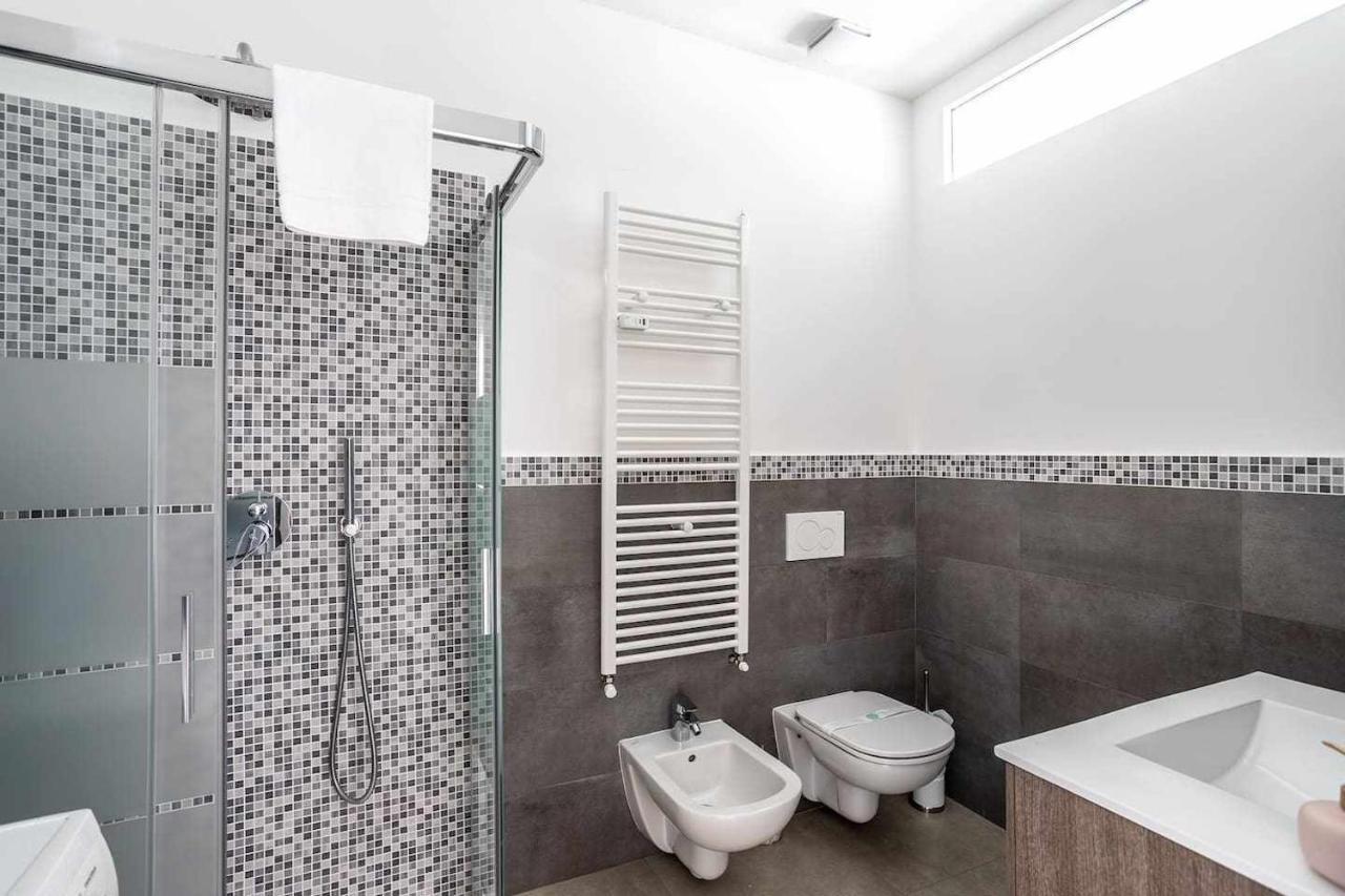 Milano City Apartments - Parking And Comfort - Spacious Apt Up To 8 Pax ภายนอก รูปภาพ